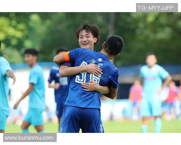 南京足球队以71分领跑精英赛积分榜展现强大实力与团队合作精神