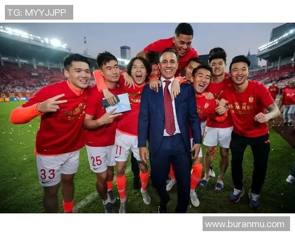 广州足球队配合排名创新高展现团队实力与战术水平提升